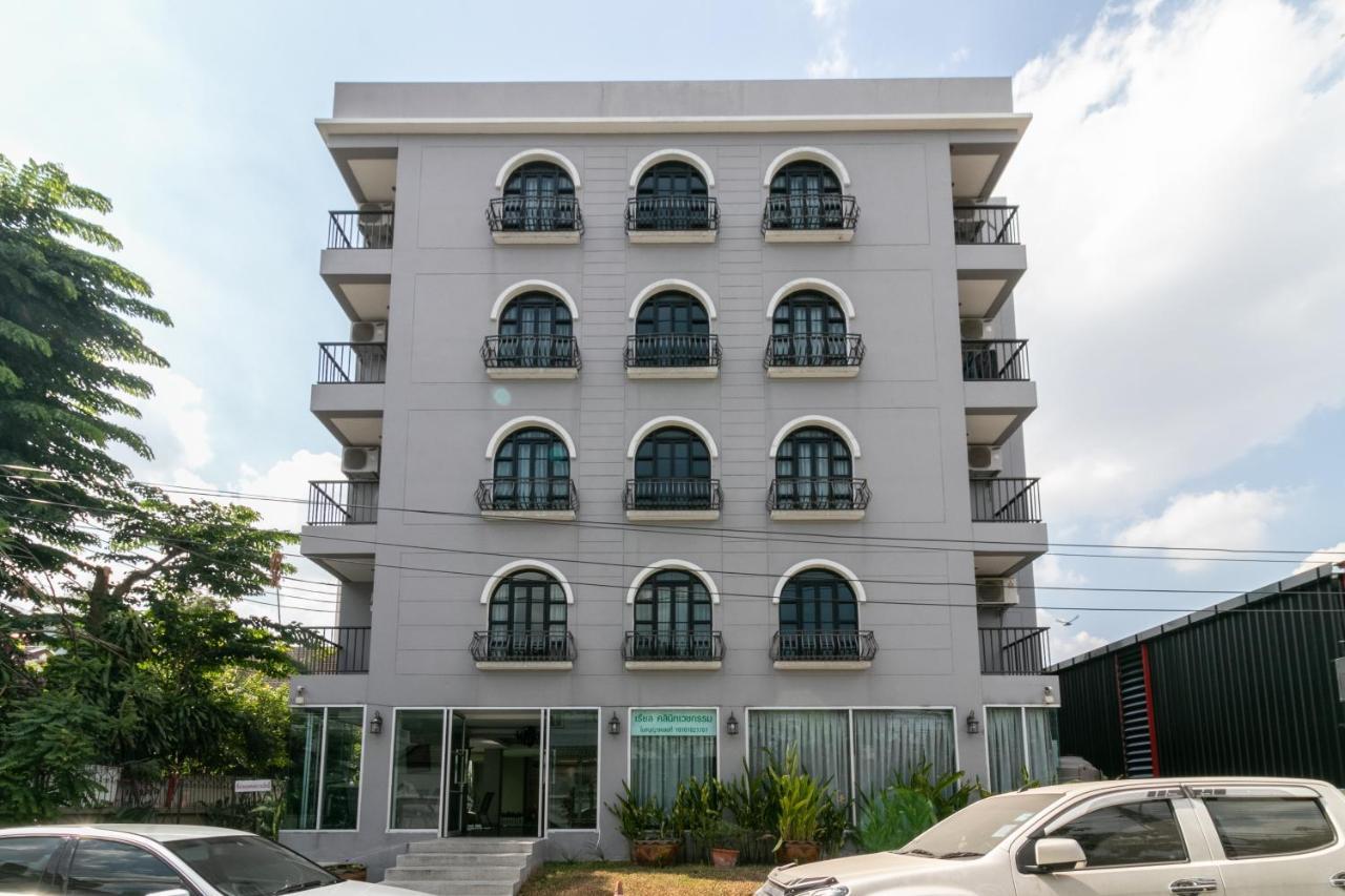 Resortel Lat Phrao 91 Bangkok Exteriör bild