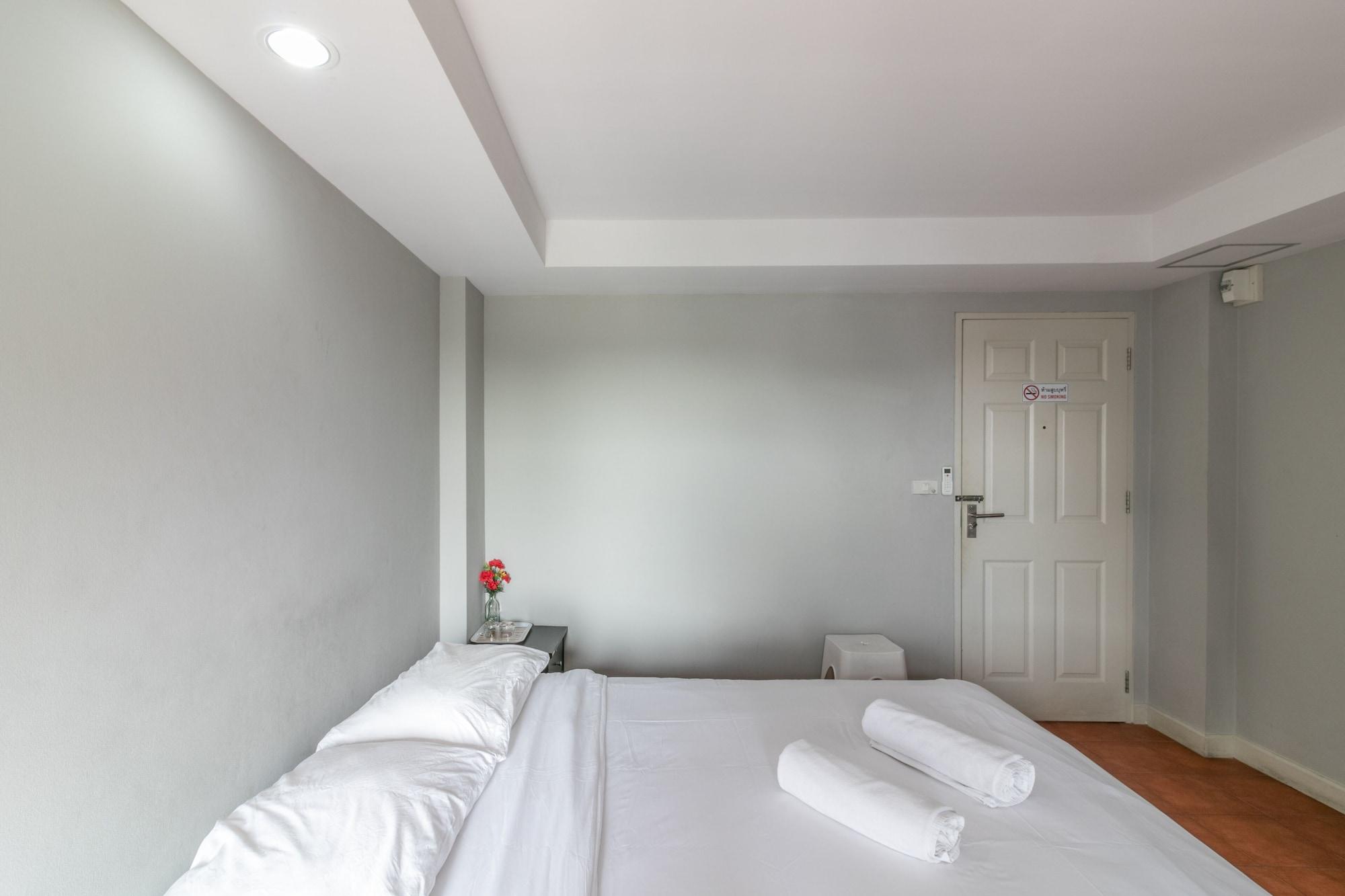 Resortel Lat Phrao 91 Bangkok Exteriör bild