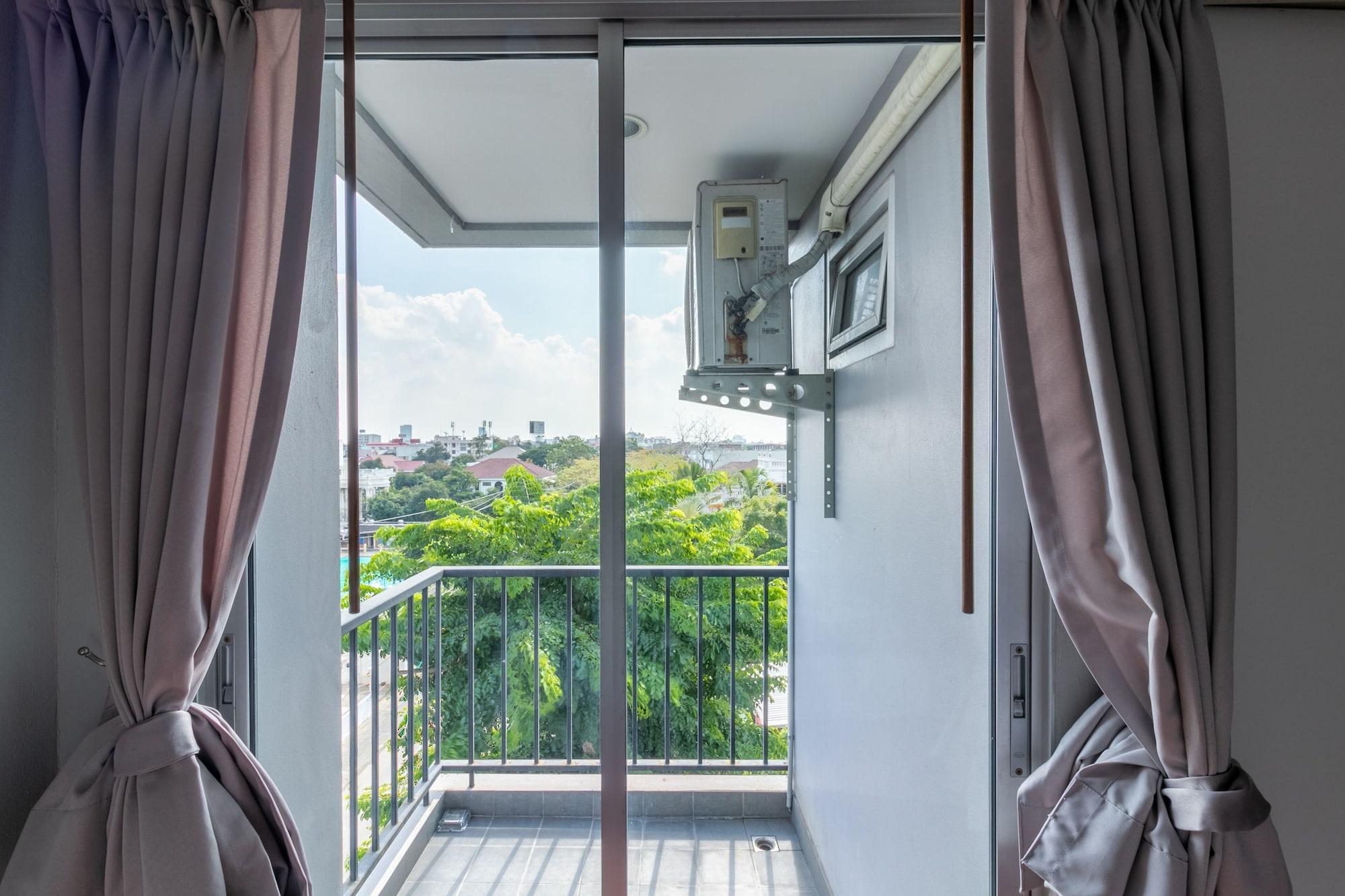 Resortel Lat Phrao 91 Bangkok Exteriör bild