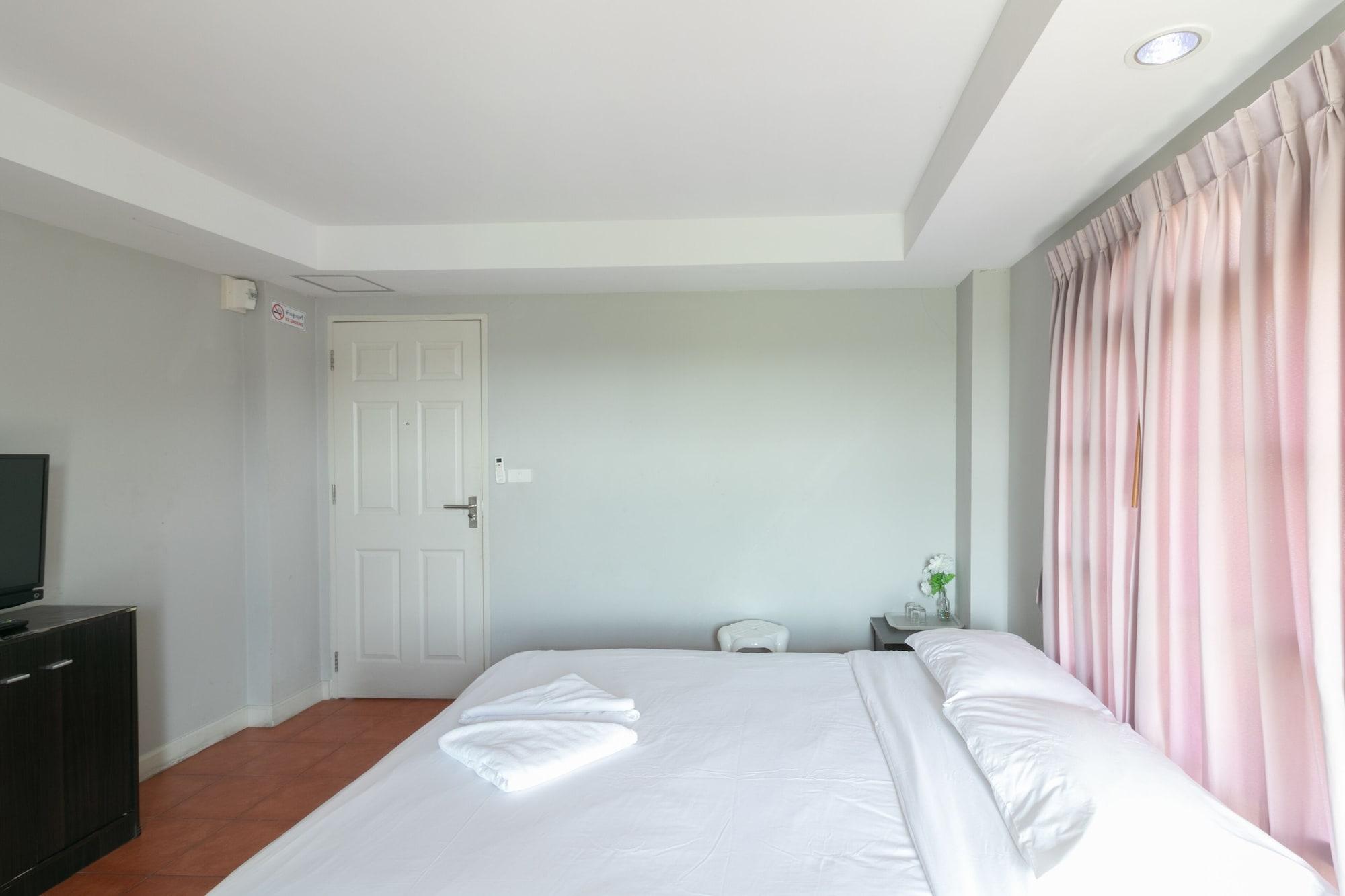 Resortel Lat Phrao 91 Bangkok Exteriör bild