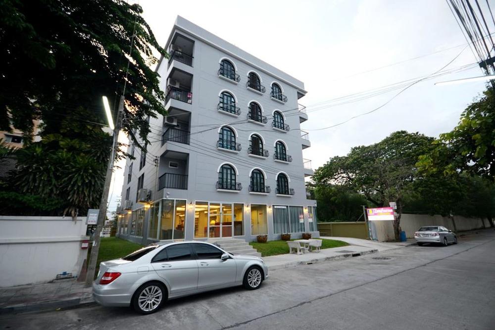 Resortel Lat Phrao 91 Bangkok Exteriör bild